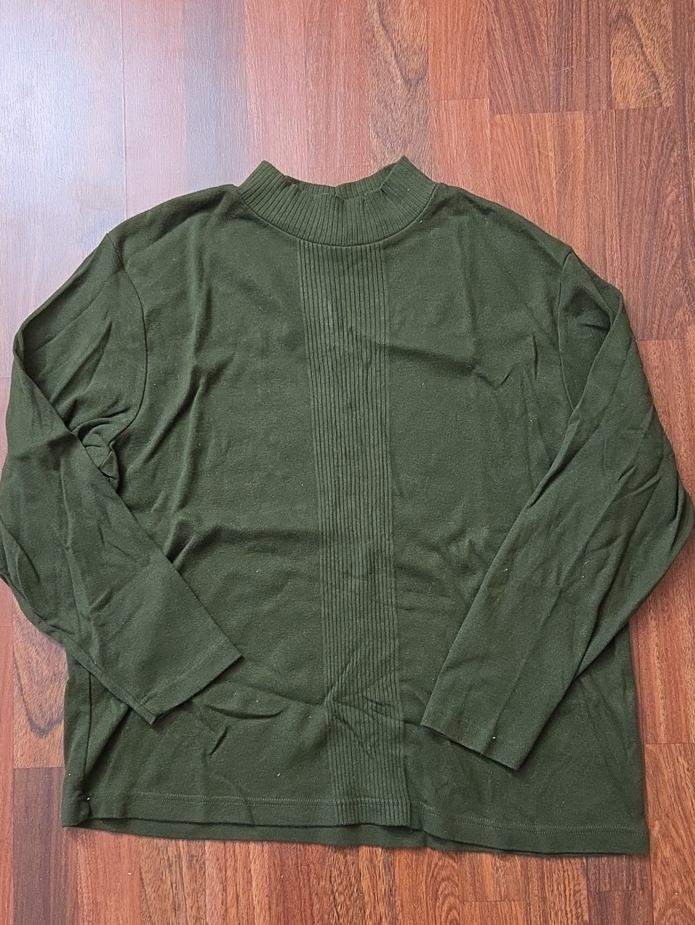 Dressbarn Green Turtleneck - Like New